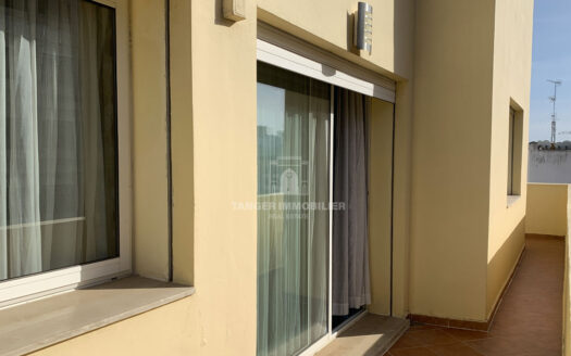 Bel appartement semi-meublé en centre-ville (Tanger)