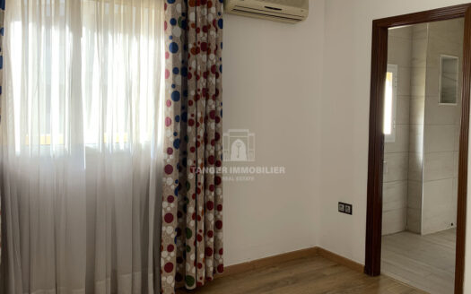 Bel appartement semi-meublé en centre-ville (Tanger)