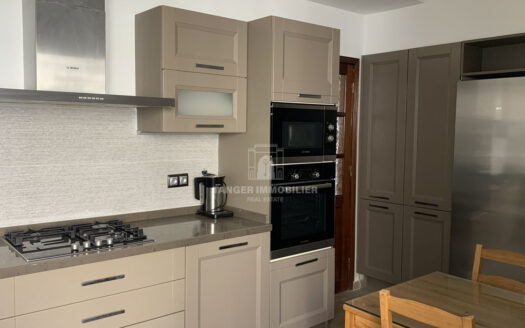 Bel appartement semi-meublé en centre-ville (Tanger)