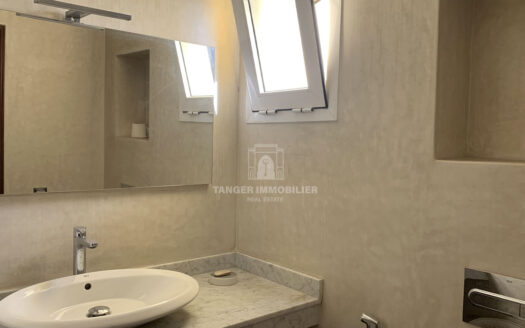 Bel appartement semi-meublé en centre-ville (Tanger)
